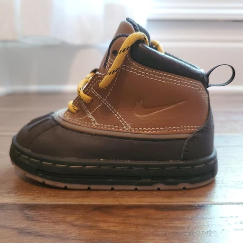 Nike Duck Boots Toddler Size 6